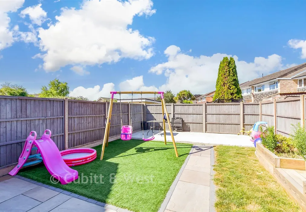 Rear Garden - Stroud Green Drive, Bognor Regis, West Sussex - Wards of Kent