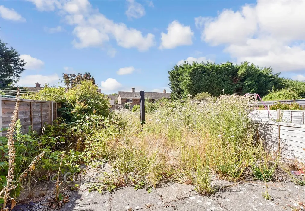 Rear Garden - Glebelands, Pulborough, West Sussex - Wards of Kent