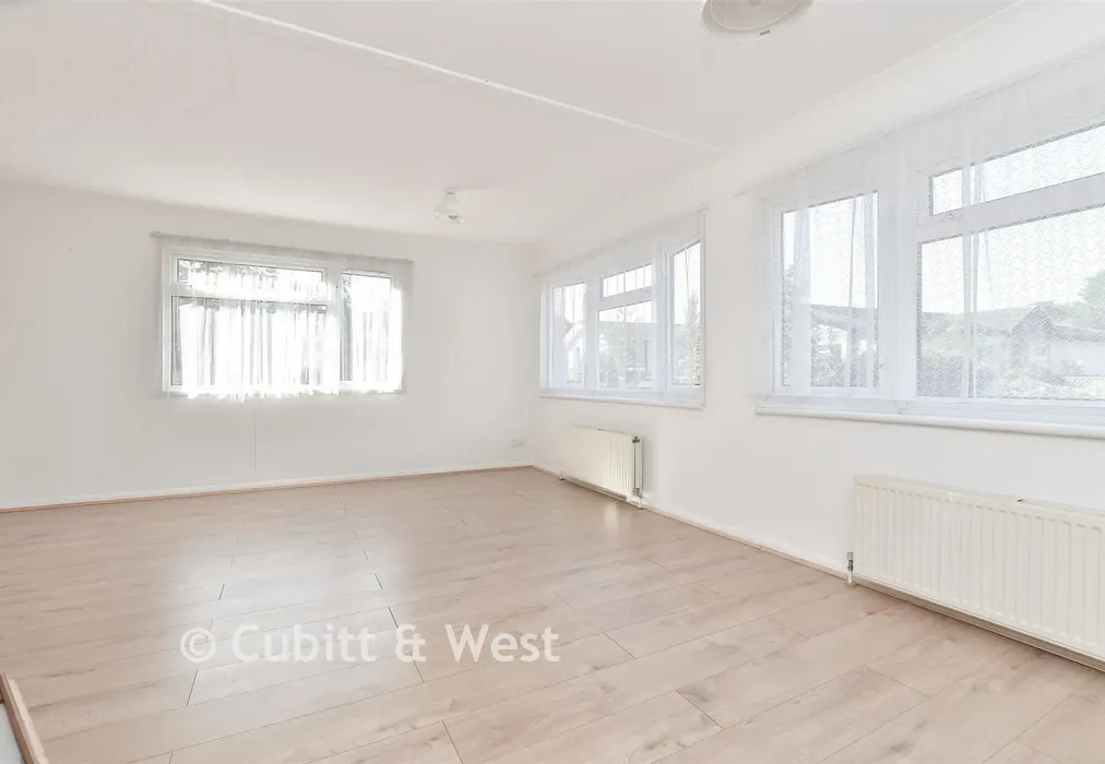 Lounge - Boxhill Road, Tadworth, Surrey - Wards of Kent