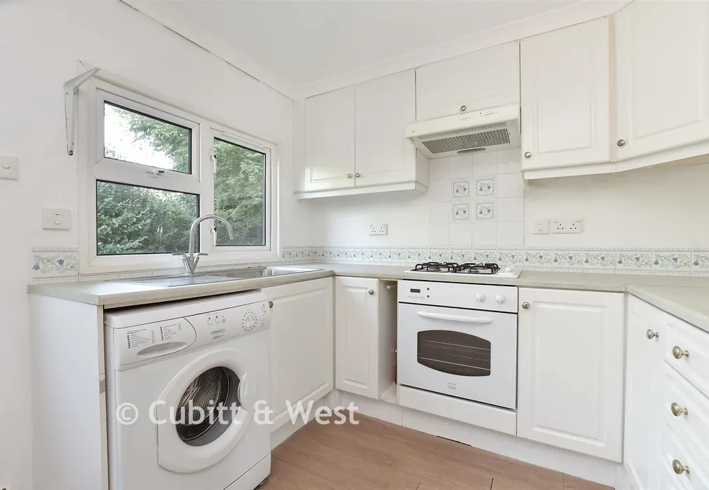 Kitchen - Boxhill Road, Tadworth, Surrey - Wards of Kent