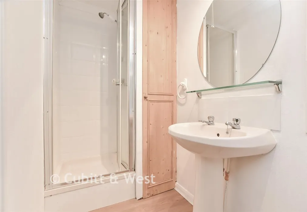 Ex-suite Shower Room - Boxhill Road, Tadworth, Surrey - Wards of Kent