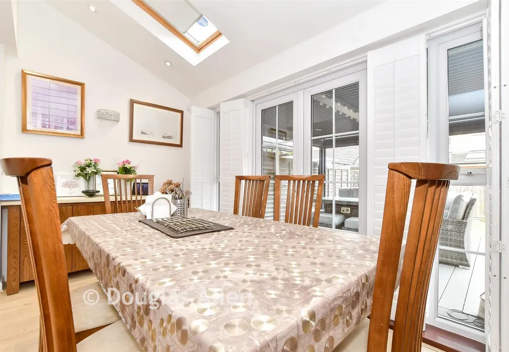 Dining Area - Broadhurst Place, Basildon, Essex - Wards of Kent