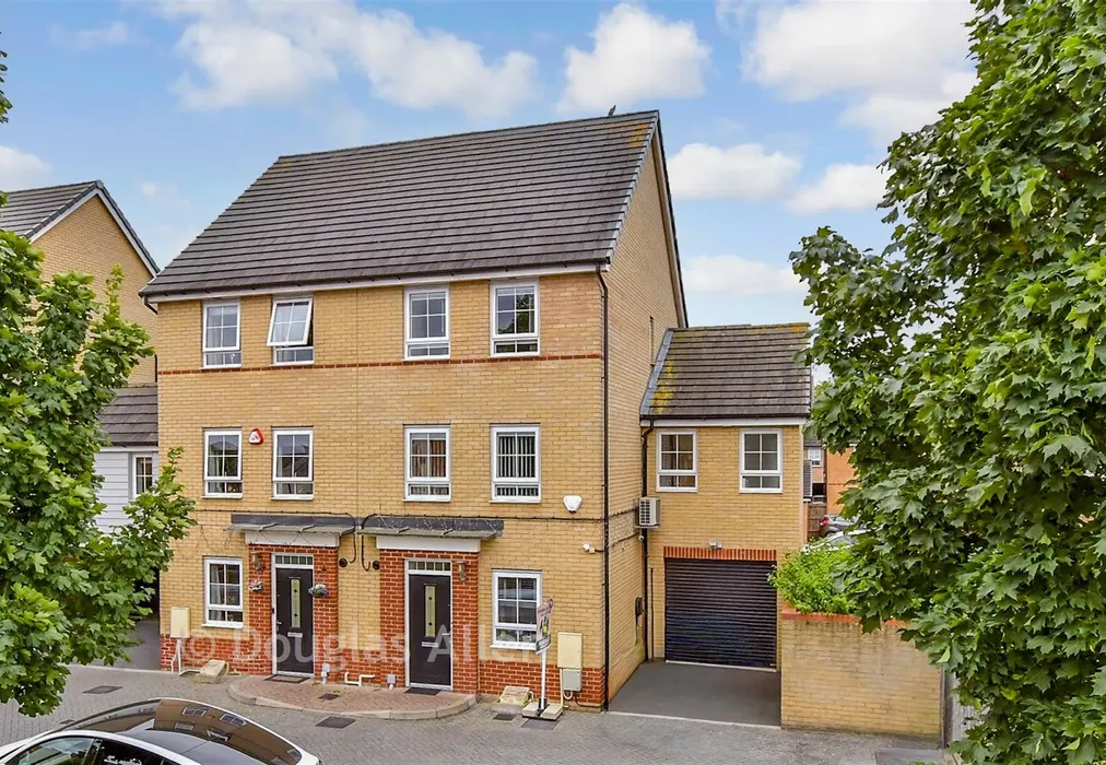 Front - Broadhurst Place, Basildon, Essex - Wards of Kent