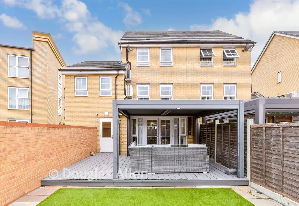 Rear Elevation - Broadhurst Place, Basildon, Essex - Wards of Kent