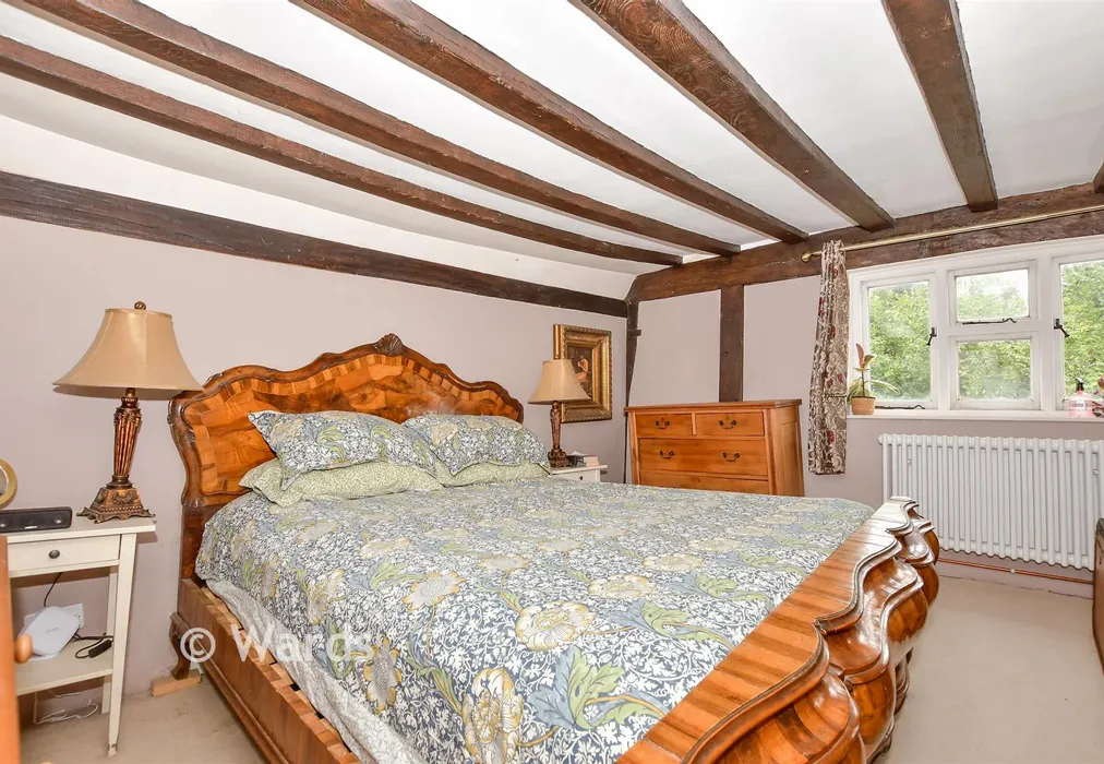 Bedroom 1 - Old Loose Hill, Loose, Maidstone, Kent - Wards of Kent