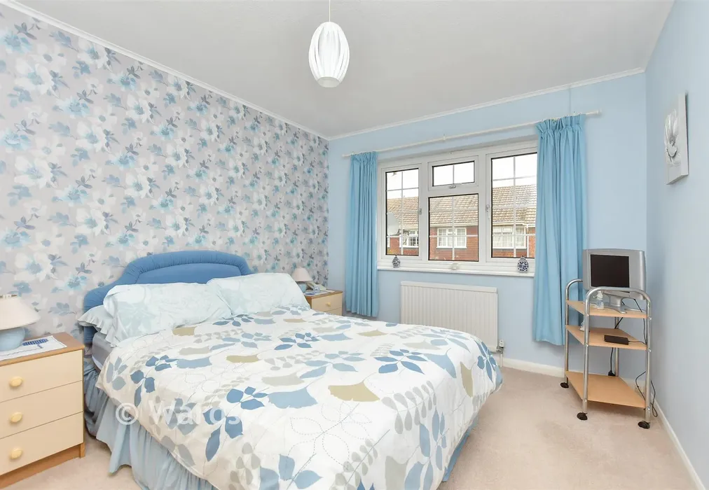 Bedroom 1 - Collingwood Walk, Sittingbourne, Kent - Wards of Kent