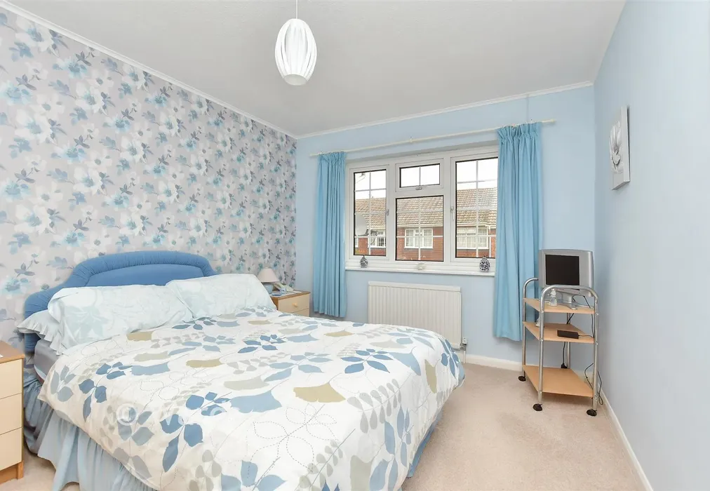 Bedroom 1 - Collingwood Walk, Sittingbourne, Kent - Wards of Kent