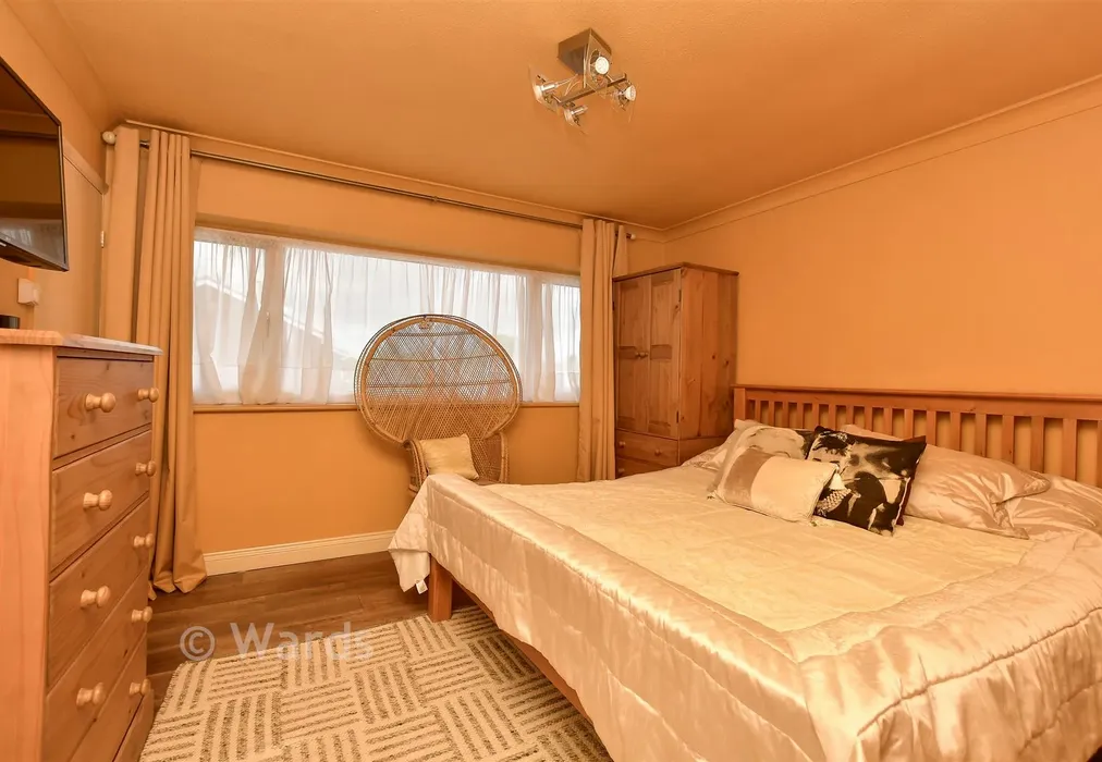 Bedroom 1 - Gladstone Drive, Sittingbourne, Kent - Wards of Kent