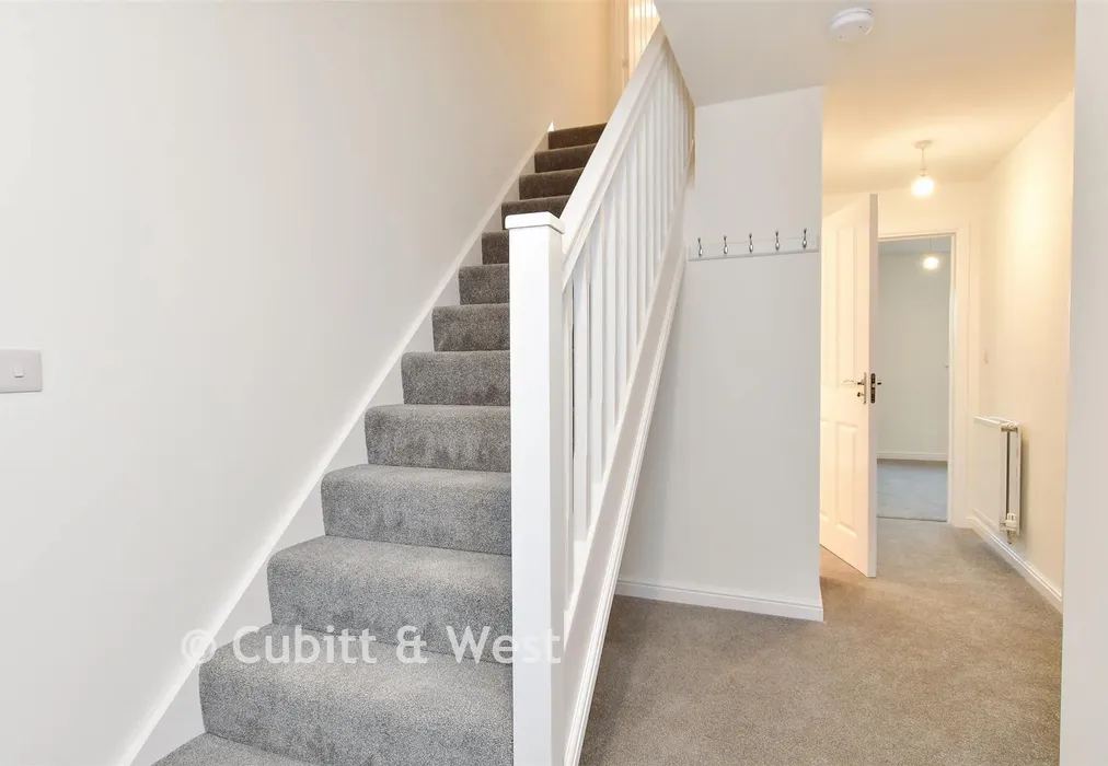 Entrance Hall - Colts Brook Road, Sompting, West Sussex - Wards of Kent
