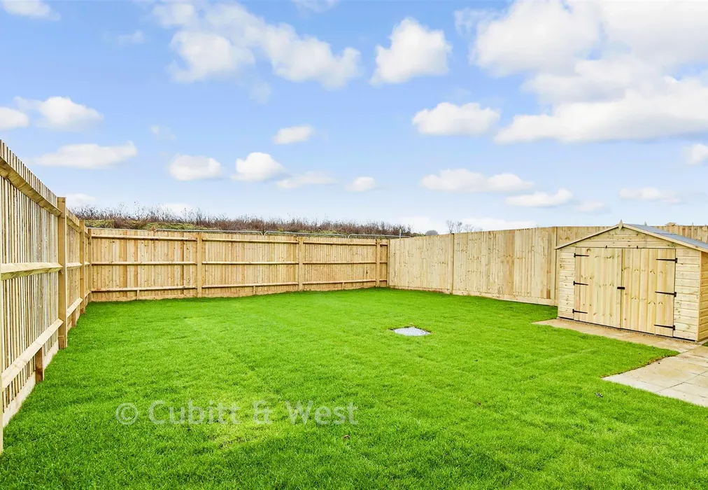 Garden - Colts Brook Road, Sompting, West Sussex - Wards of Kent
