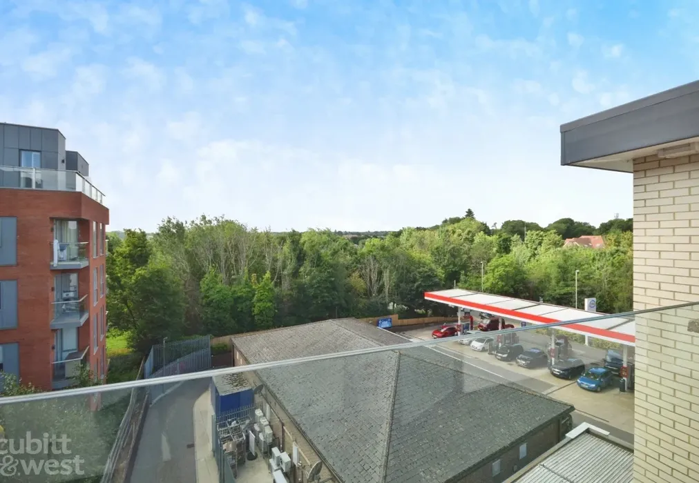Views - Wood Street, East Grinstead, RH19 - Wards of Kent