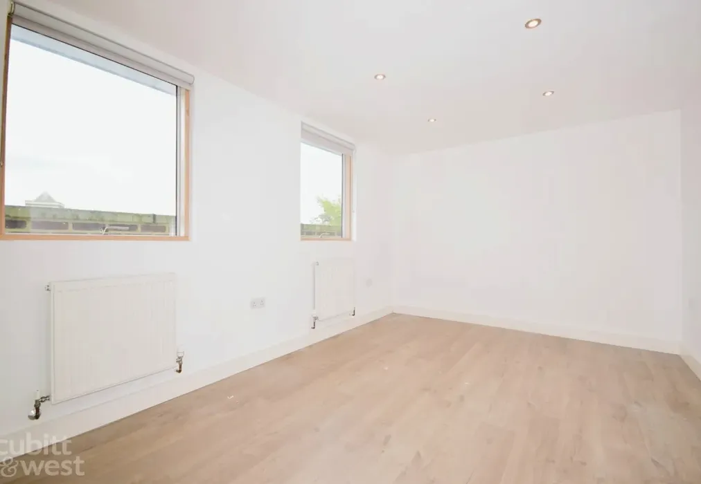 Bedroom 2 - Wood Street, East Grinstead, RH19 - Wards of Kent
