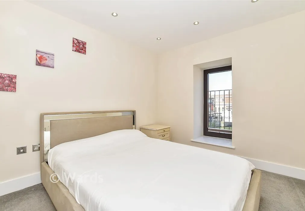 Bedroom 2 - Lyons Crescent, Tonbridge, Kent - Wards of Kent