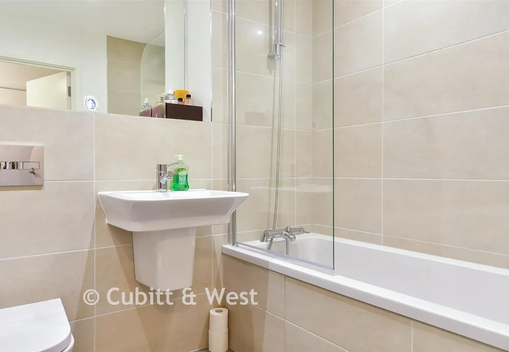 Bathroom - Denman Place, Coldean, East Sussex - Wards of Kent