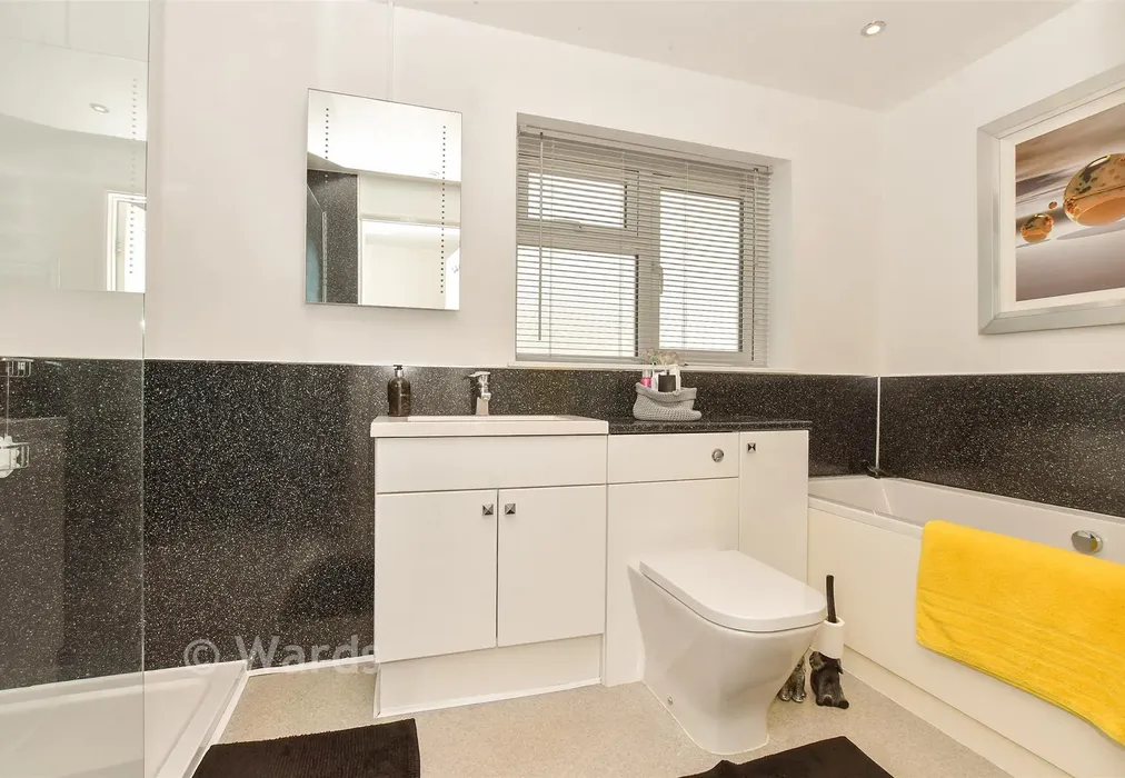 Bathroom - Fiveways Rise, Deal, Kent - Wards of Kent