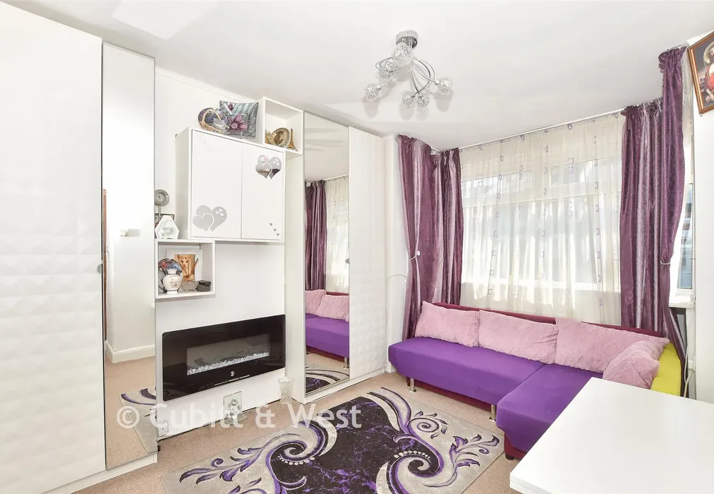 Lounge - Milner Road, Brighton, East Sussex - Wards of Kent