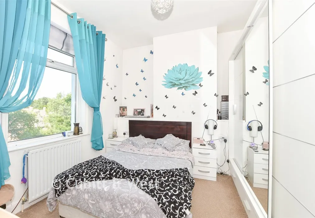 Bedroom - Milner Road, Brighton, East Sussex - Wards of Kent