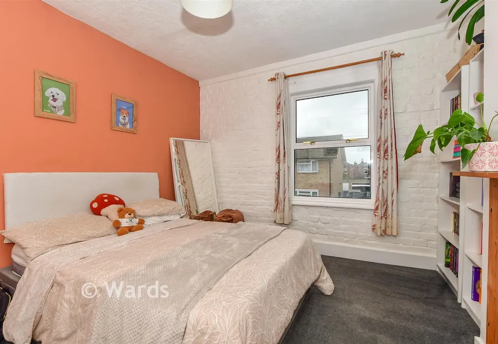 Bedroom - Uridge Road, Tonbridge, Kent - Wards of Kent
