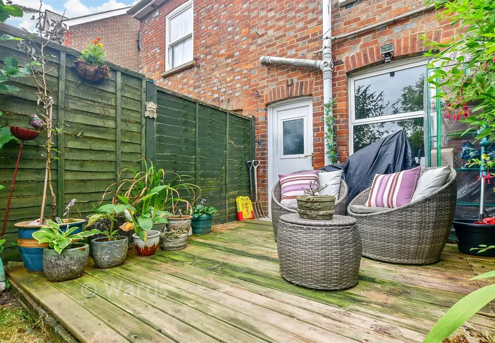Patio / Decking - Uridge Road, Tonbridge, Kent - Wards of Kent