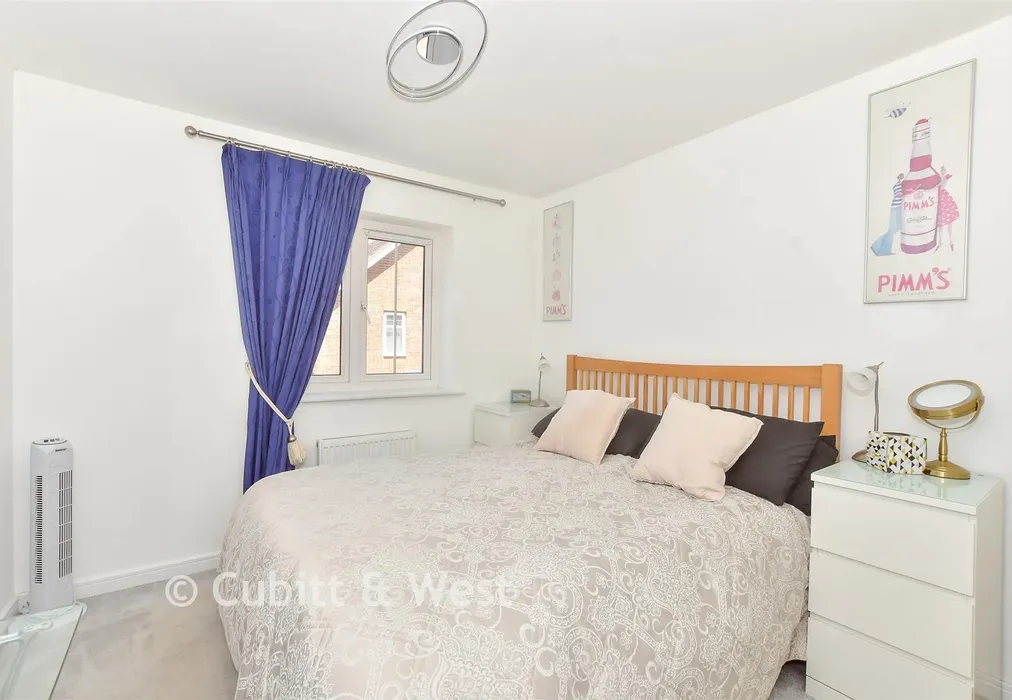 Bedroom 1 - Shipwrights Close, Emsworth, Hampshire - Wards of Kent