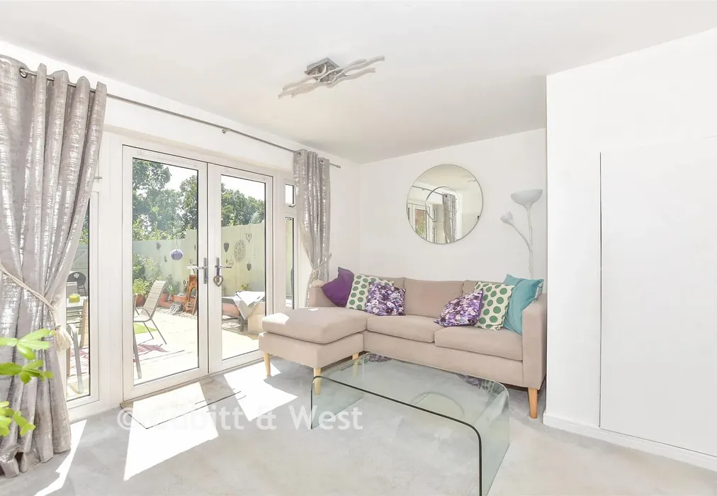 Lounge - Shipwrights Close, Emsworth, Hampshire - Wards of Kent
