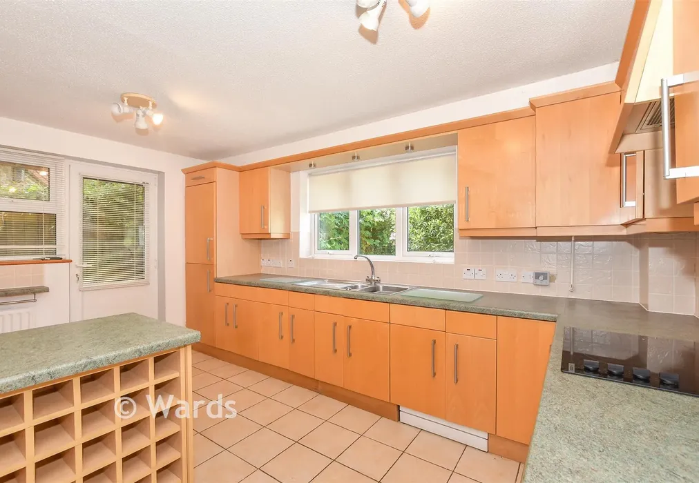 Kitchen - Rogersmead, Tenterden, Kent - Wards of Kent