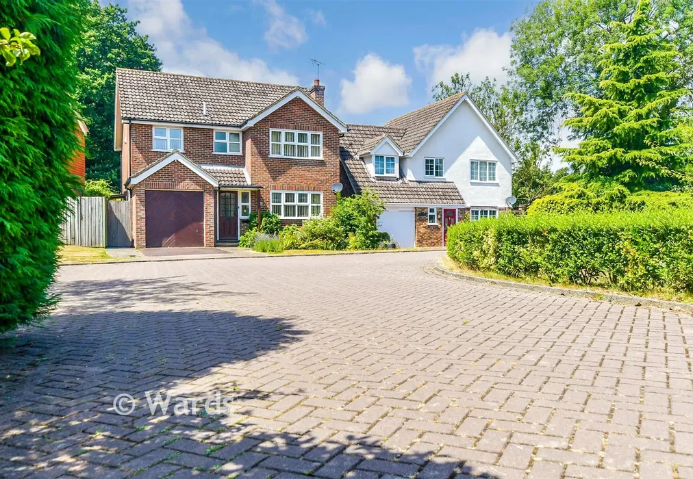 External Lifestyle Photograph - Rogersmead, Tenterden, Kent - Wards of Kent