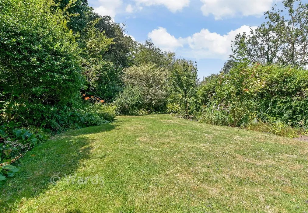 Rear Garden - Rogersmead, Tenterden, Kent - Wards of Kent