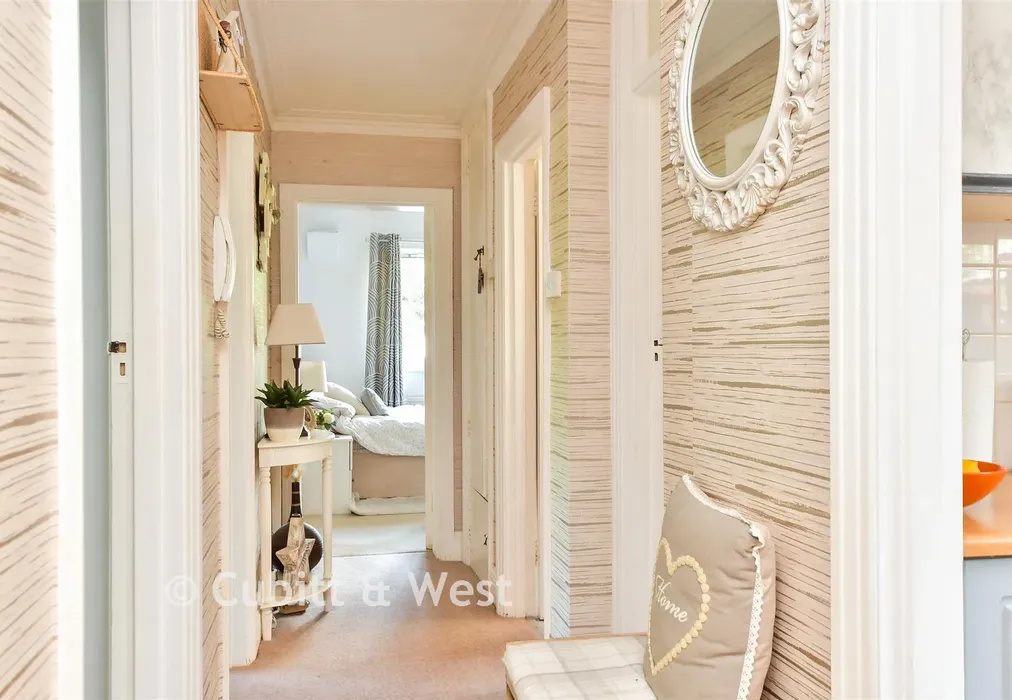 Internal Lifestyle Photograph - Southview Drive, Worthing, West Sussex - Wards of Kent