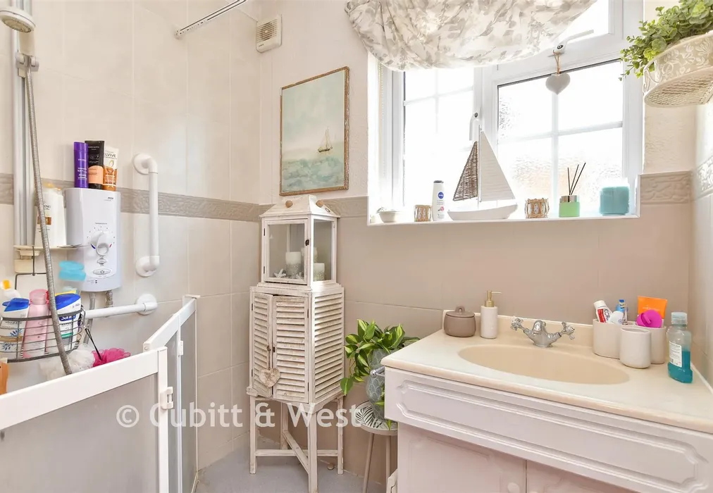 Shower Room - Southview Drive, Worthing, West Sussex - Wards of Kent