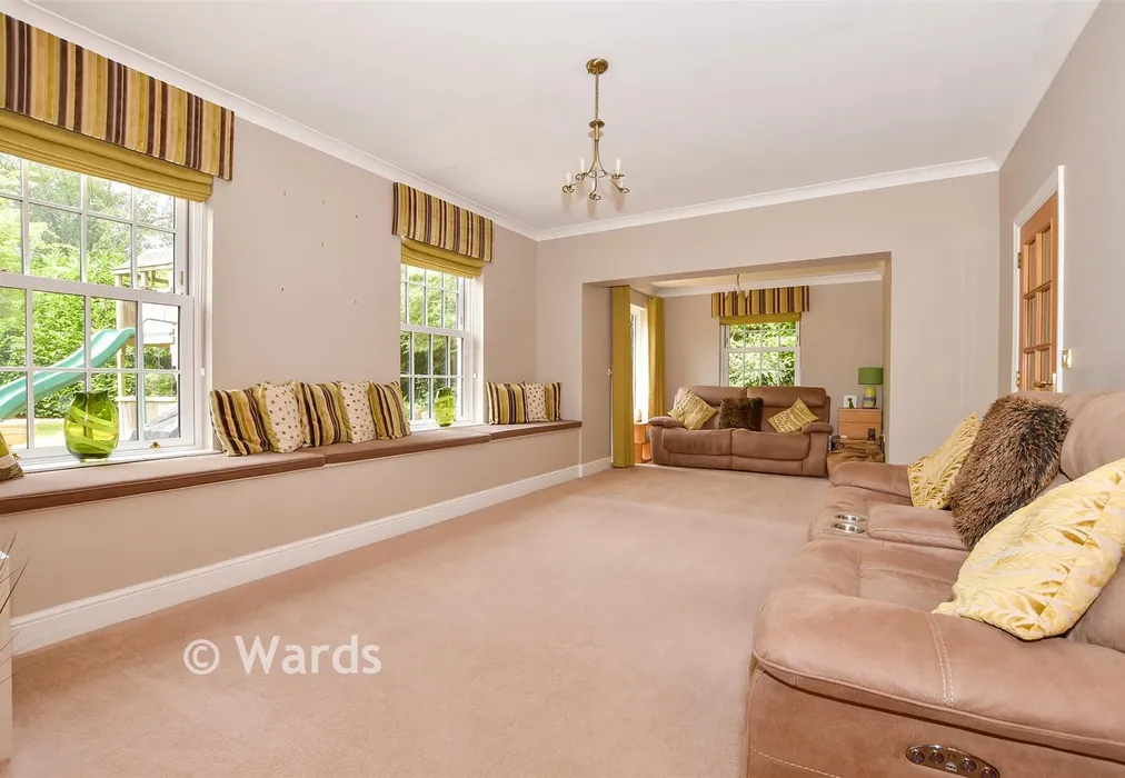 Family Room - Hollandbury Park, Kings Hill, Kent - Wards of Kent