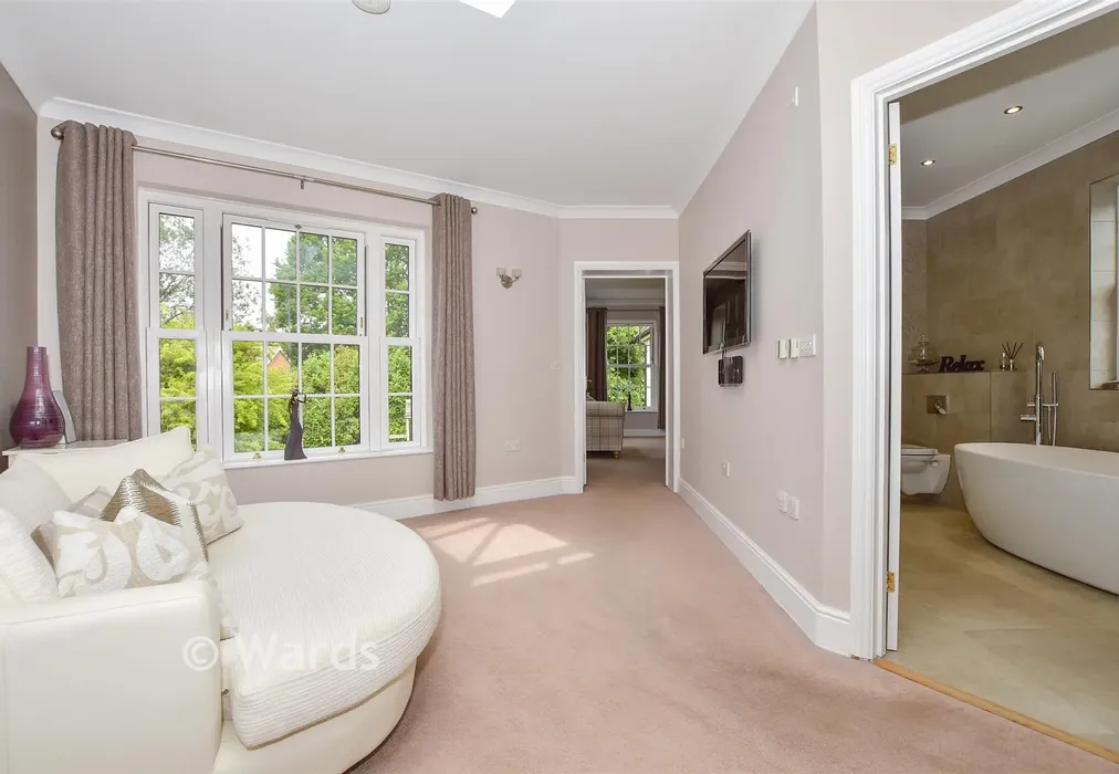 Main Bedroom Lounge - Hollandbury Park, Kings Hill, Kent - Wards of Kent