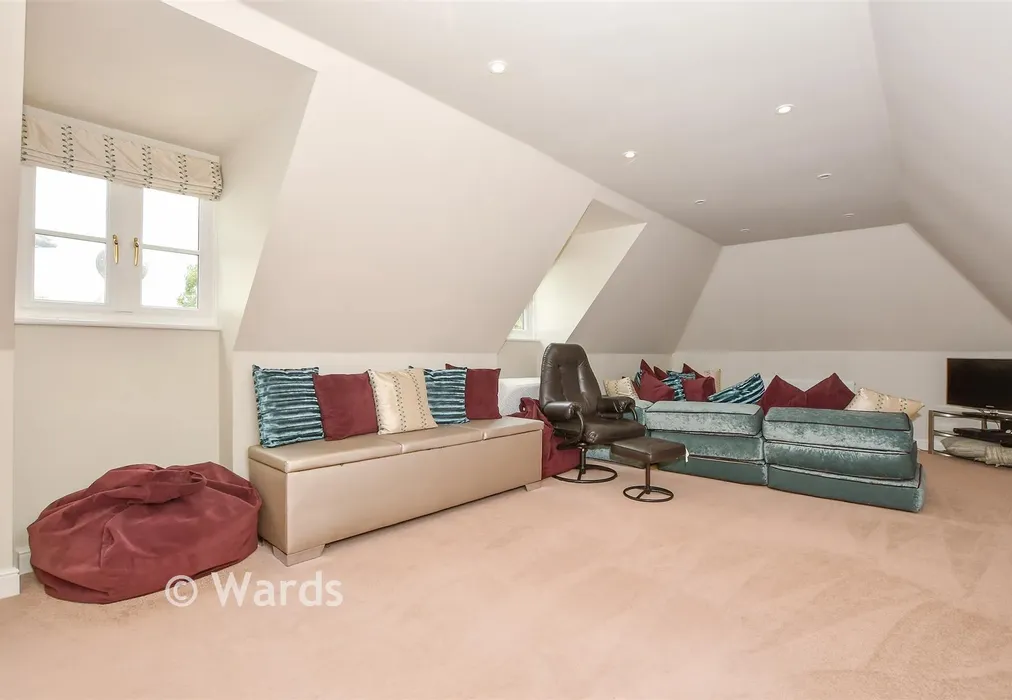 Studio - Hollandbury Park, Kings Hill, Kent - Wards of Kent