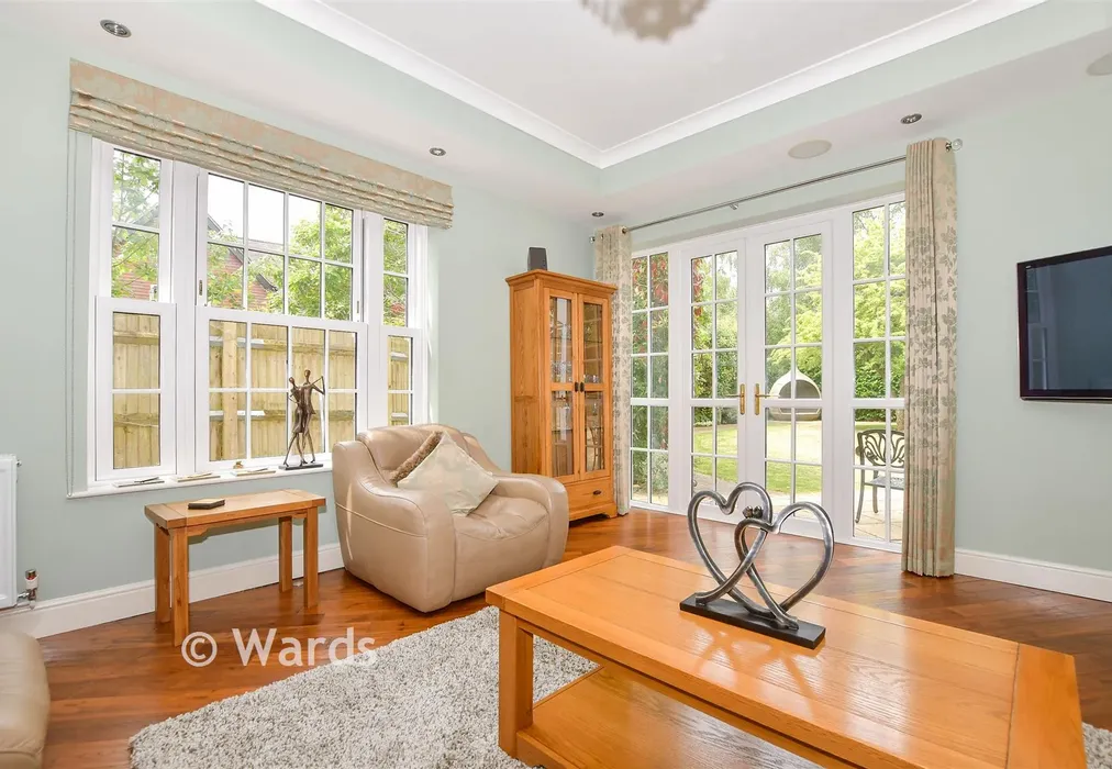 Sitting Room - Hollandbury Park, Kings Hill, Kent - Wards of Kent