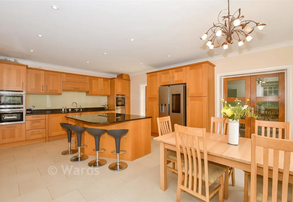 Kitchen/Breakfast Room - Hollandbury Park, Kings Hill, Kent - Wards of Kent