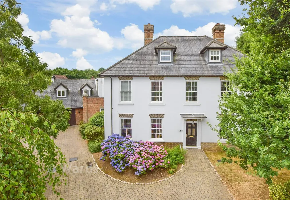 External (Web). - Hollandbury Park, Kings Hill, Kent - Wards of Kent