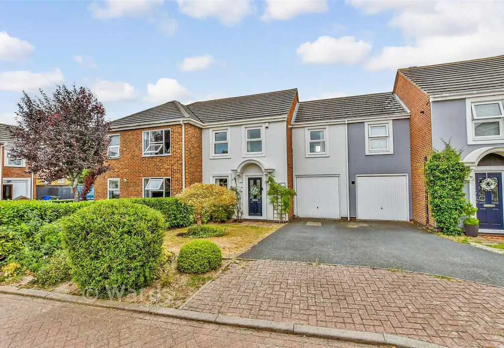 Driveway/Parking 1 - Wadham Place, Sittingbourne, Kent - Wards of Kent