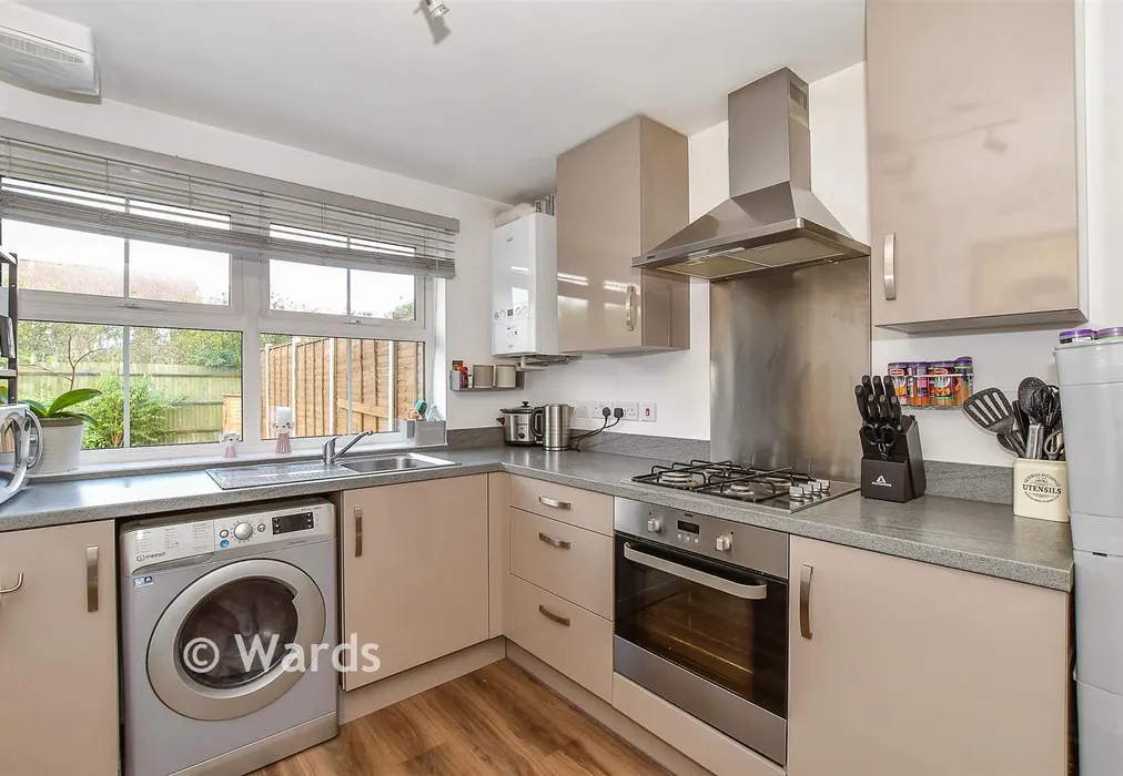 Kitchen - Braganza Drive, Staplehurst, Kent - Wards of Kent