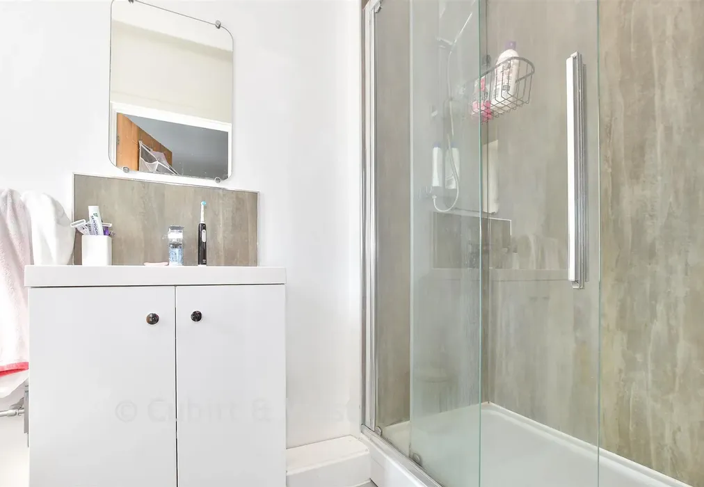 En-Suite Shower Room - Victoria Road, Burgess Hill, West Sussex - Wards of Kent
