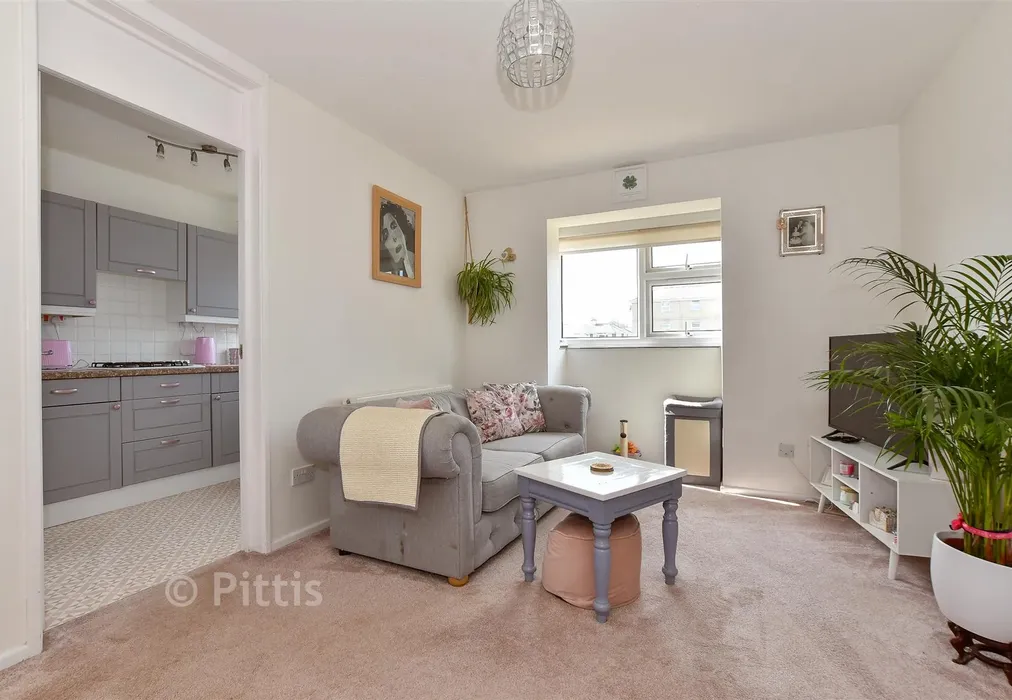 Internal Lifestyle Photograph - Avenue Road, Shanklin, Isle of Wight - Wards of Kent