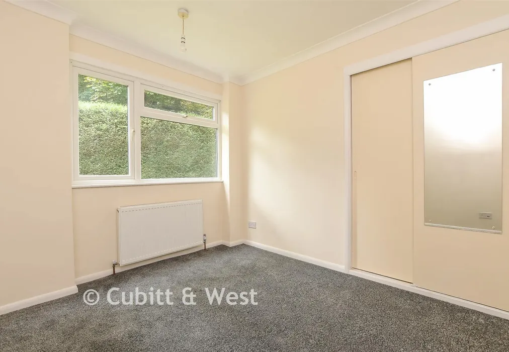 Bedroom 1 - Downswood, Reigate, Surrey - Wards of Kent