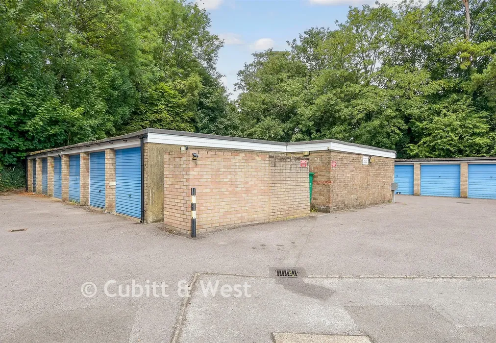 Garage - Downswood, Reigate, Surrey - Wards of Kent