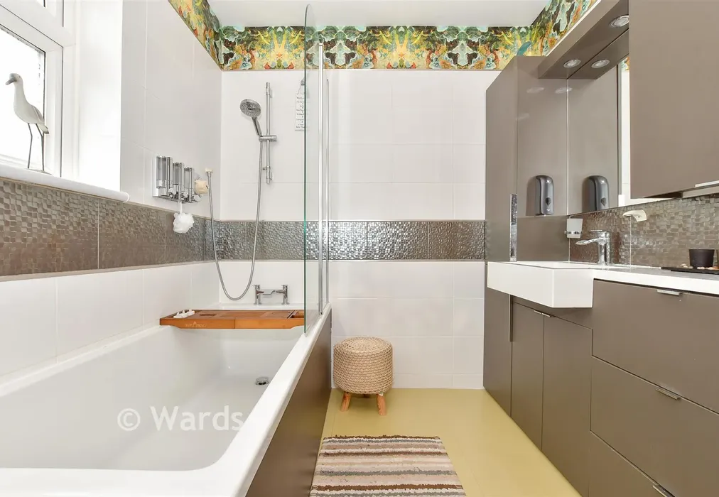 Bathroom - The Drove, Chestfield, Whitstable, Kent - Wards of Kent