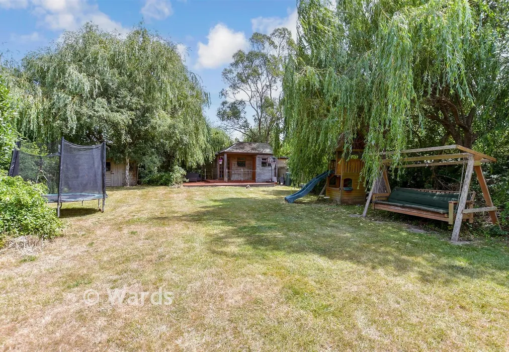 Rear Garden - The Drove, Chestfield, Whitstable, Kent - Wards of Kent