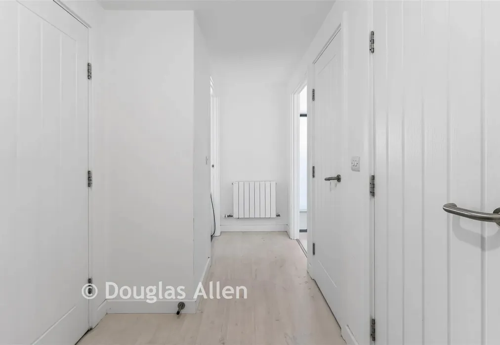 Hallway - Linton Road, Barking, London - Wards of Kent