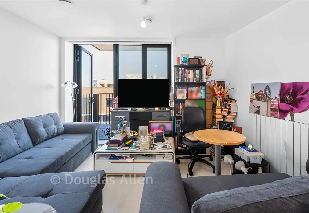 Lounge - Linton Road, Barking, London - Wards of Kent