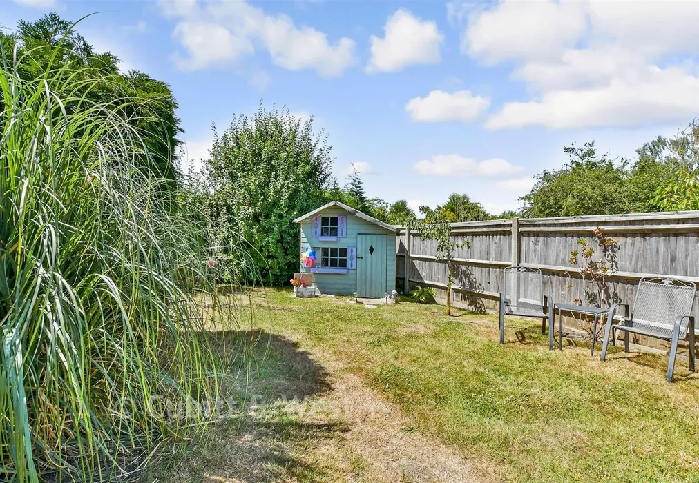 Rear Garden - Orchard Close, Fetcham, Leatherhead, Surrey - Wards of Kent