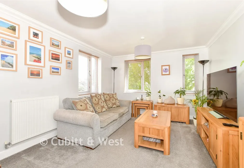 Kitchen/ Living Room - Cantelupe Road, East Grinstead, West Sussex - Wards of Kent