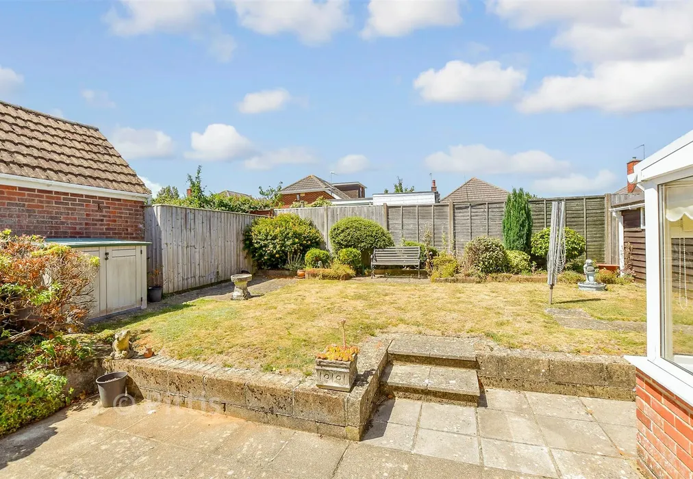 Rear Garden - Carpenter Close, Sandown, Isle of Wight - Wards of Kent