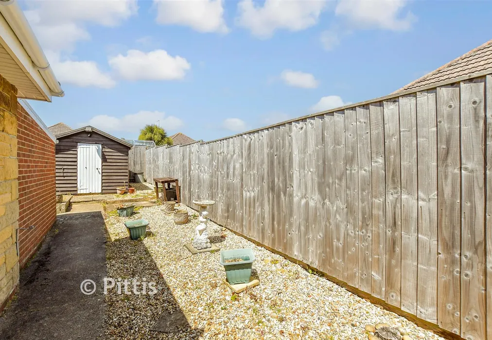 Side Garden - Carpenter Close, Sandown, Isle of Wight - Wards of Kent